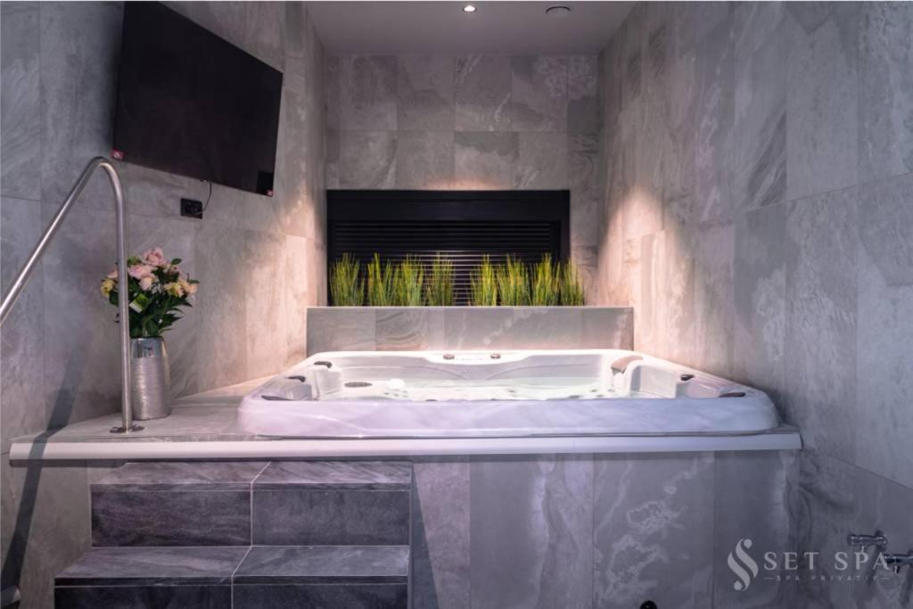 Set Spa Mouscron Exteriér fotografie